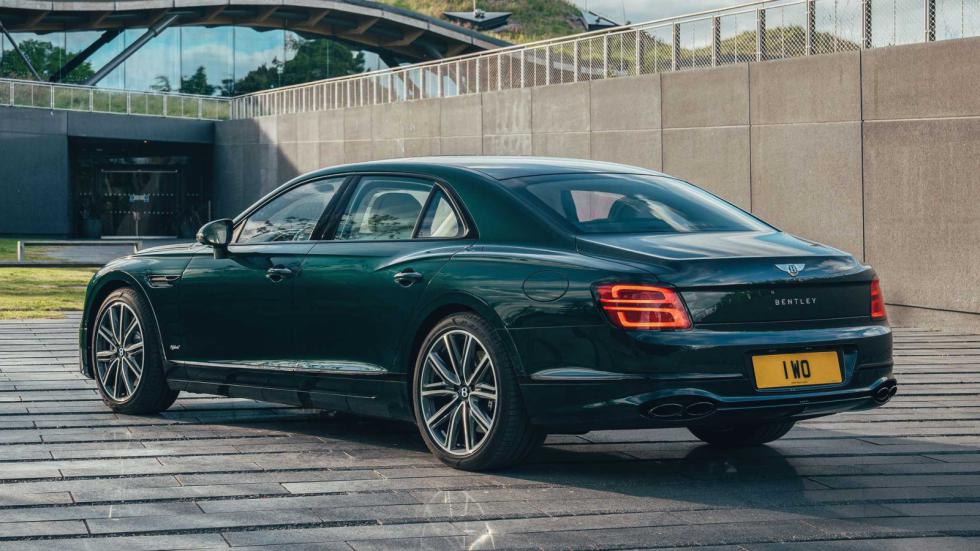 Η Bentley Flying Spur έγινε Plug-In υβριδική!